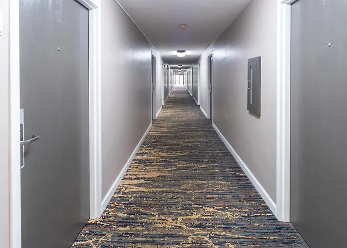 Bridgepointe Inn & Suites By Bphotels, Council Bluffs, Omaha Area