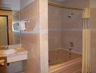 Bridgepointe & By Bphotels, Council Bluffs, Omaha Area Hotel Council Bluffs