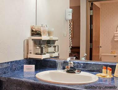 Hotel Bridgepointe & By Bphotels, Council Bluffs, Omaha Area
