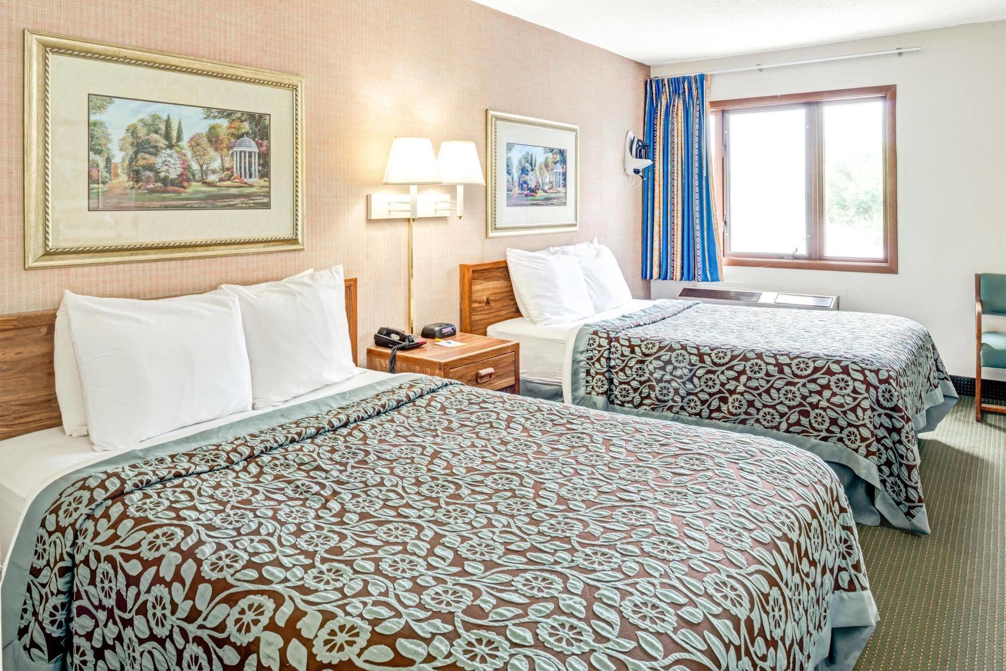 Bridgepointe & By Bphotels, Council Bluffs, Omaha Area Hotel Council Bluffs