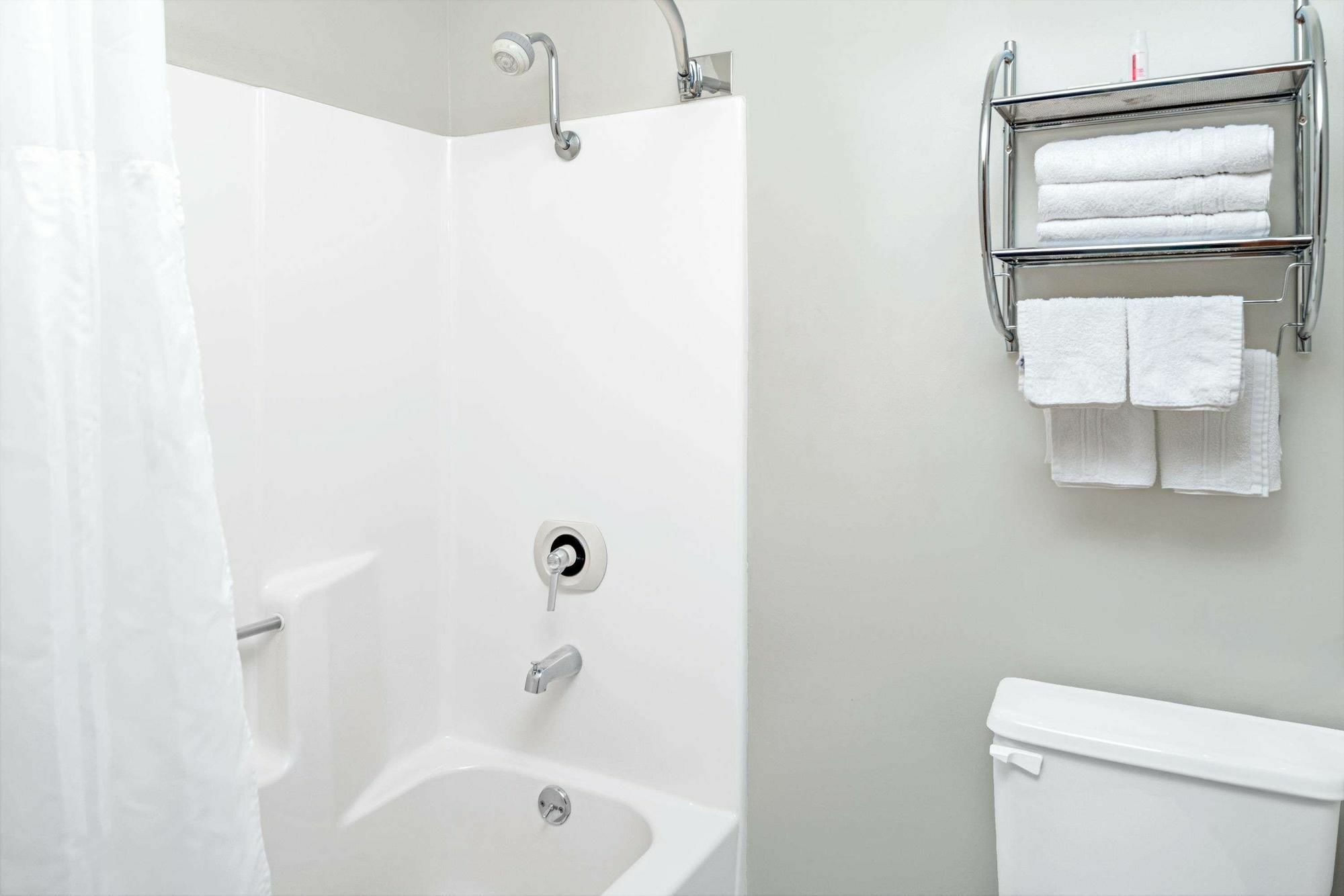 Bridgepointe & By Bphotels, Council Bluffs, Omaha Area