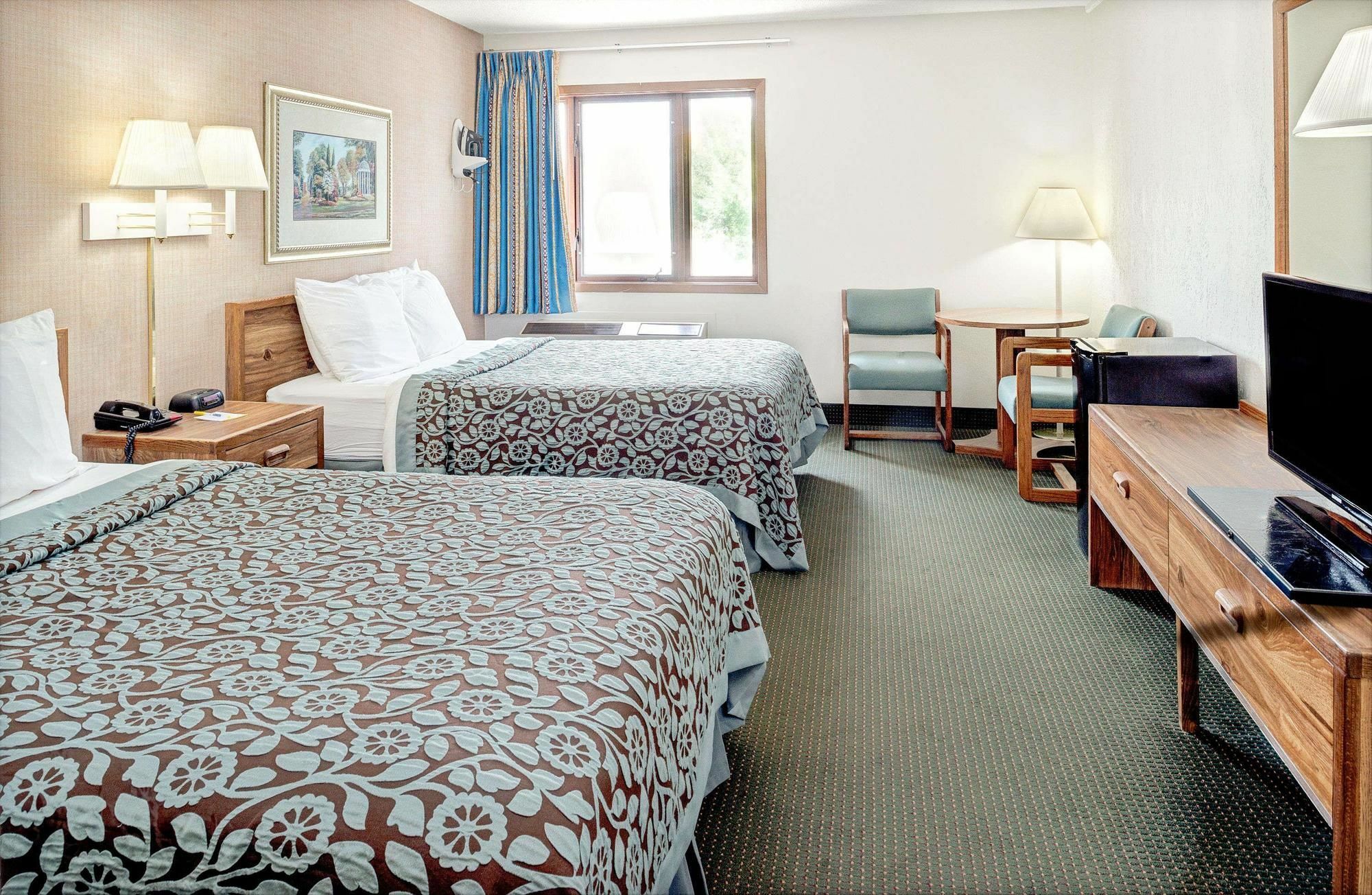 Bridgepointe & By Bphotels, Council Bluffs, Omaha Area Hotel