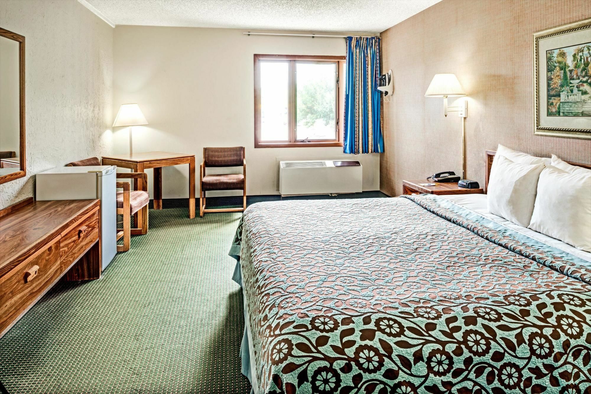 Hotel Bridgepointe & By Bphotels, Council Bluffs, Omaha Area